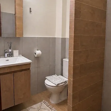 Luxury Apartment *