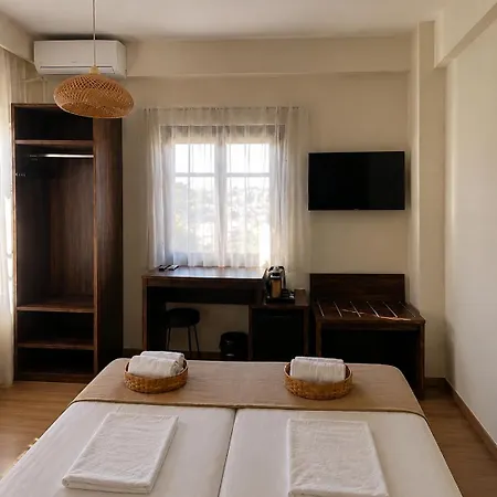 Luxury Apartment *
